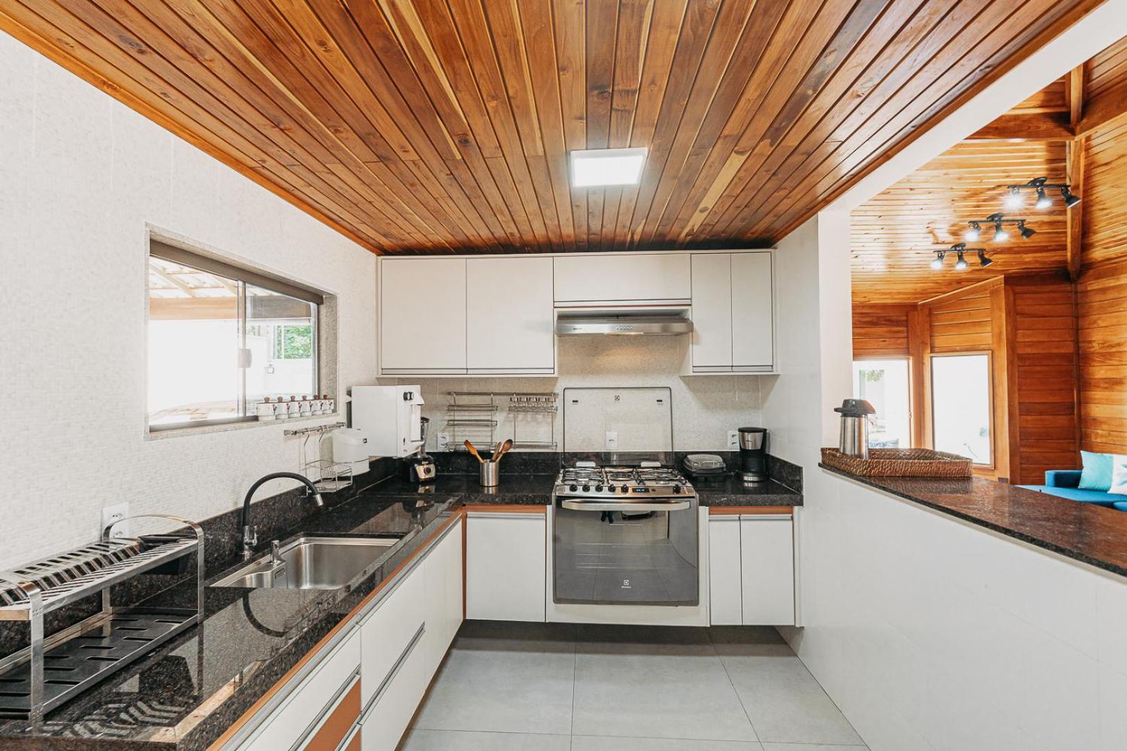 Casadecastelhanos, Quadra Do Mar De Castelhanos, 4 Suites Com Ar, Churrasqueira, Piscina, Hidromassagem, Cozinha Integrada Gourmet Ideal Para Familia E Amigos Anchieta  Eksteriør bilde