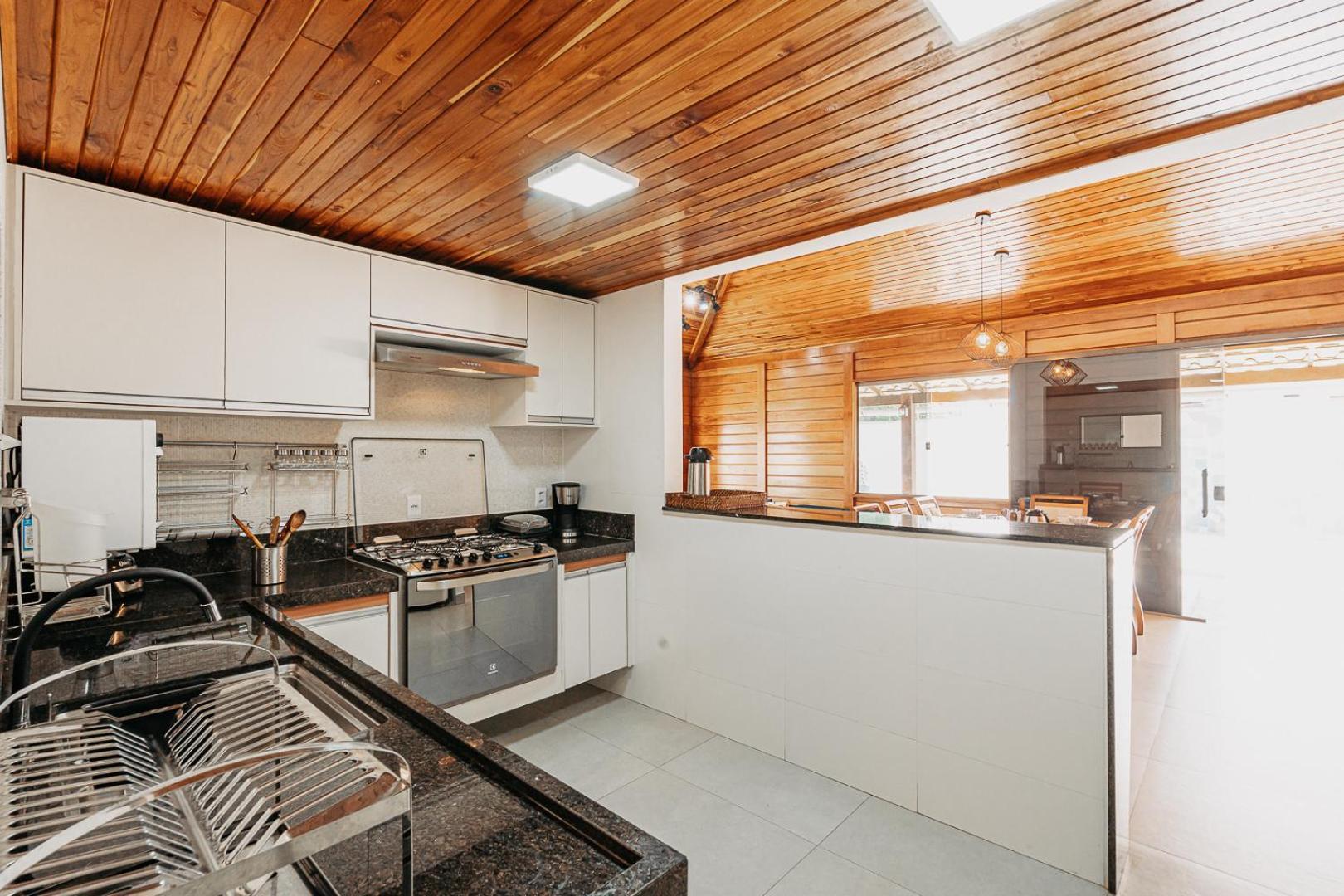 Casadecastelhanos, Quadra Do Mar De Castelhanos, 4 Suites Com Ar, Churrasqueira, Piscina, Hidromassagem, Cozinha Integrada Gourmet Ideal Para Familia E Amigos Anchieta  Eksteriør bilde