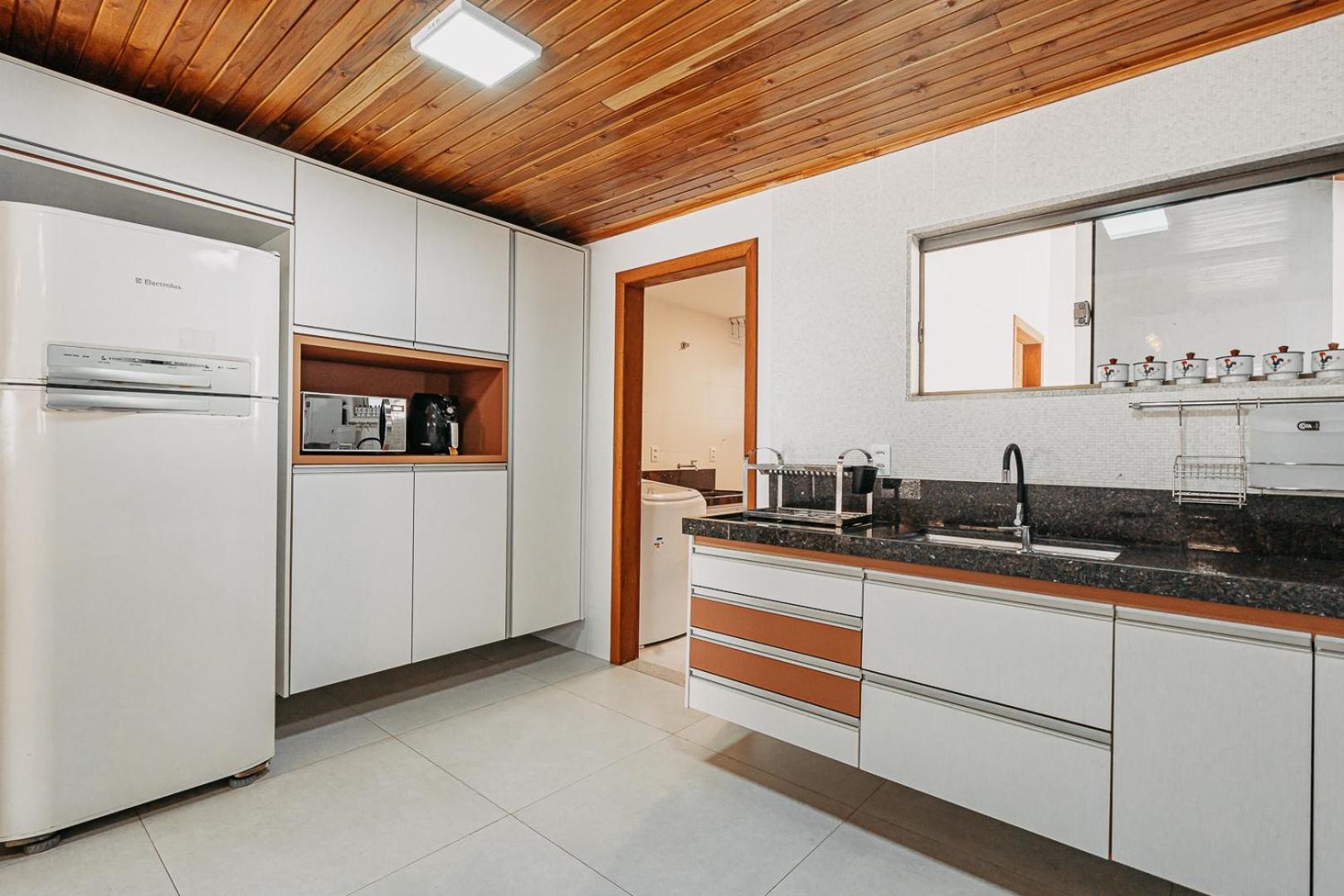 Casadecastelhanos, Quadra Do Mar De Castelhanos, 4 Suites Com Ar, Churrasqueira, Piscina, Hidromassagem, Cozinha Integrada Gourmet Ideal Para Familia E Amigos Anchieta  Eksteriør bilde